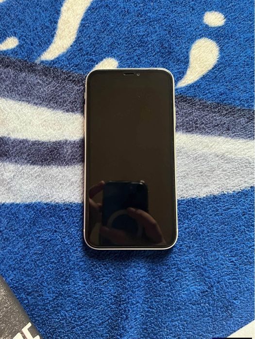 iPhone 11 simplu