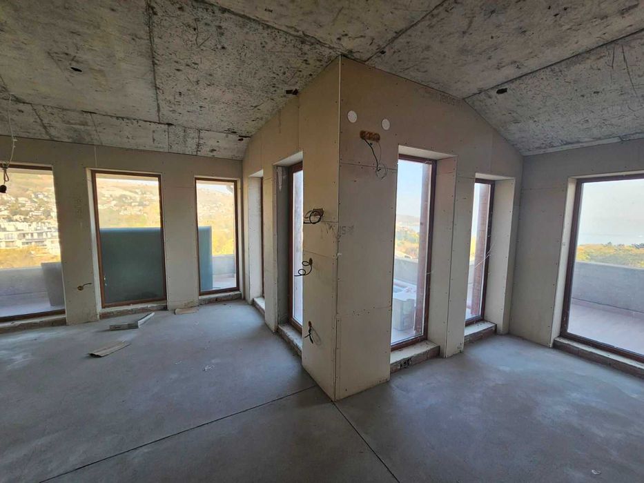 Продава се Четиристаен апартамент в Балчик - 210 кв.м за 681 €/кв.м - Снимка #1