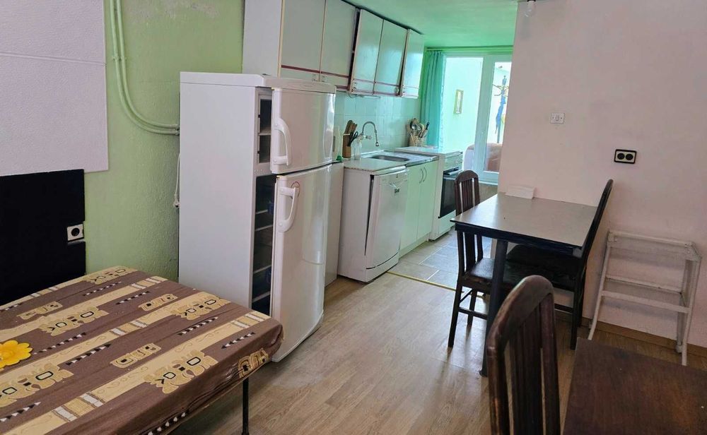 Къща в Пловдив, област-с.Нареченски бани площ 210 цена 75900