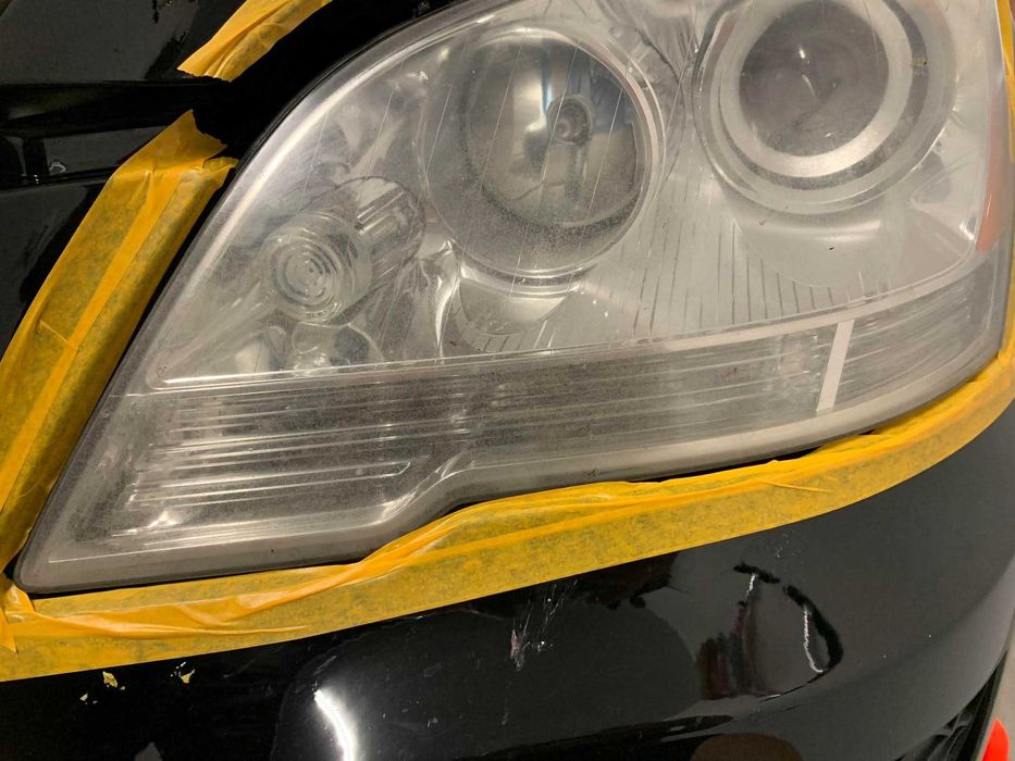 Полиране на Фарове и Стопове – Възстановете Яснотата на Вашите Лампи!