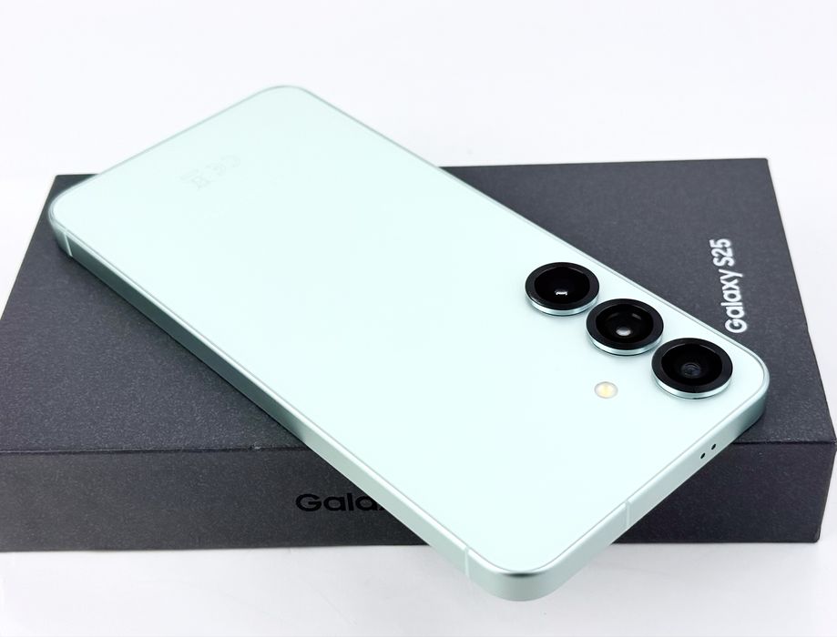 НОВ! Samsung Galaxy S25 5G 128GB 12RAM Mint 2г. Гаранция!