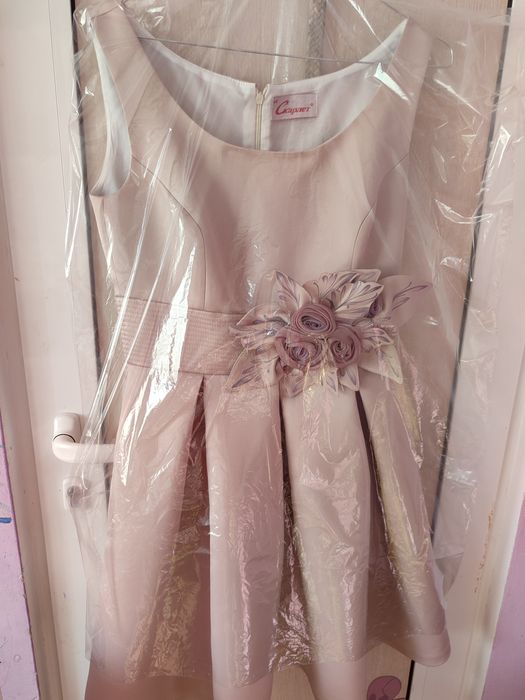 Официална рокля  в пепел от рози