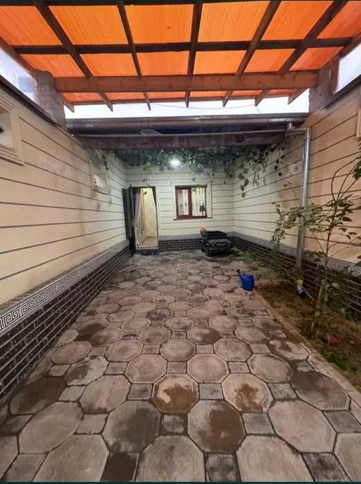 Срочно продается домик 2 комнаты на ул. Муйнайской.Яшнабадский район.