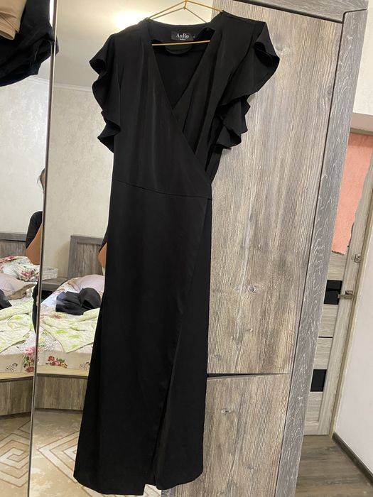 Продам платье запахом