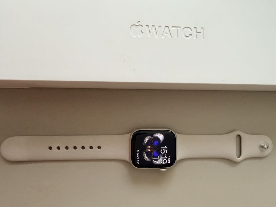 Apple Watch Starlight Seria 7 - 41mm