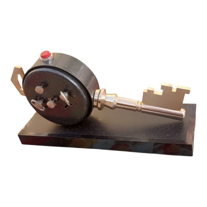 Ретро механичен будилник Slava ключ Москва