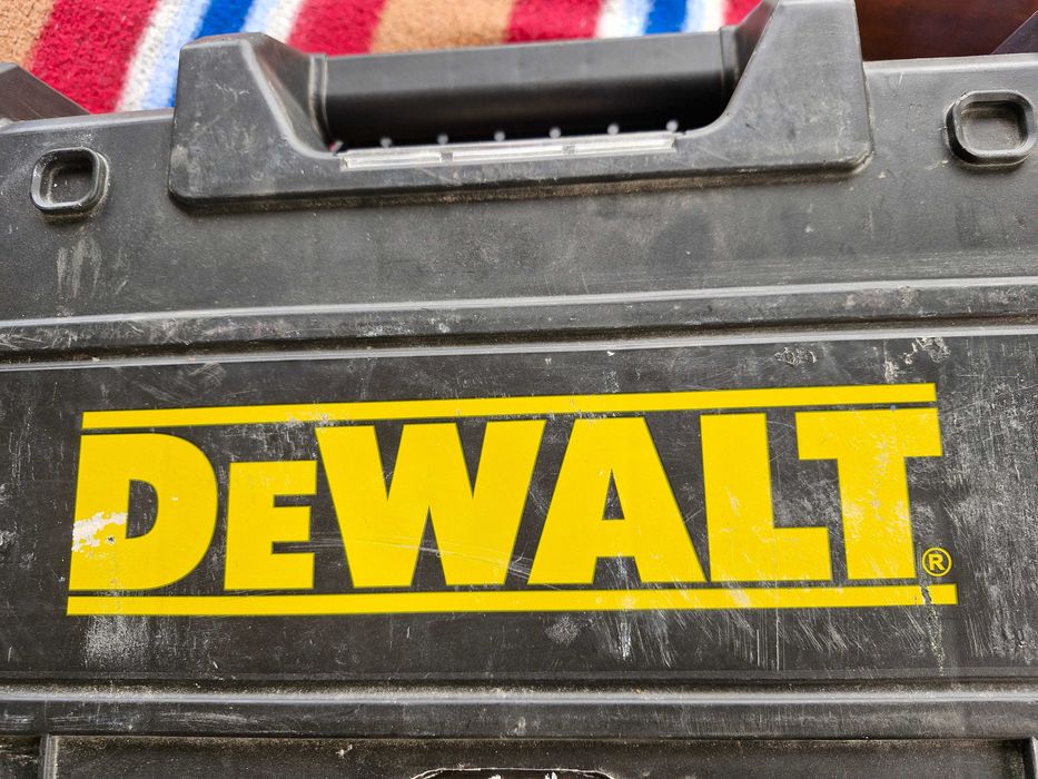 Циркуляр и винтоверт dewalt