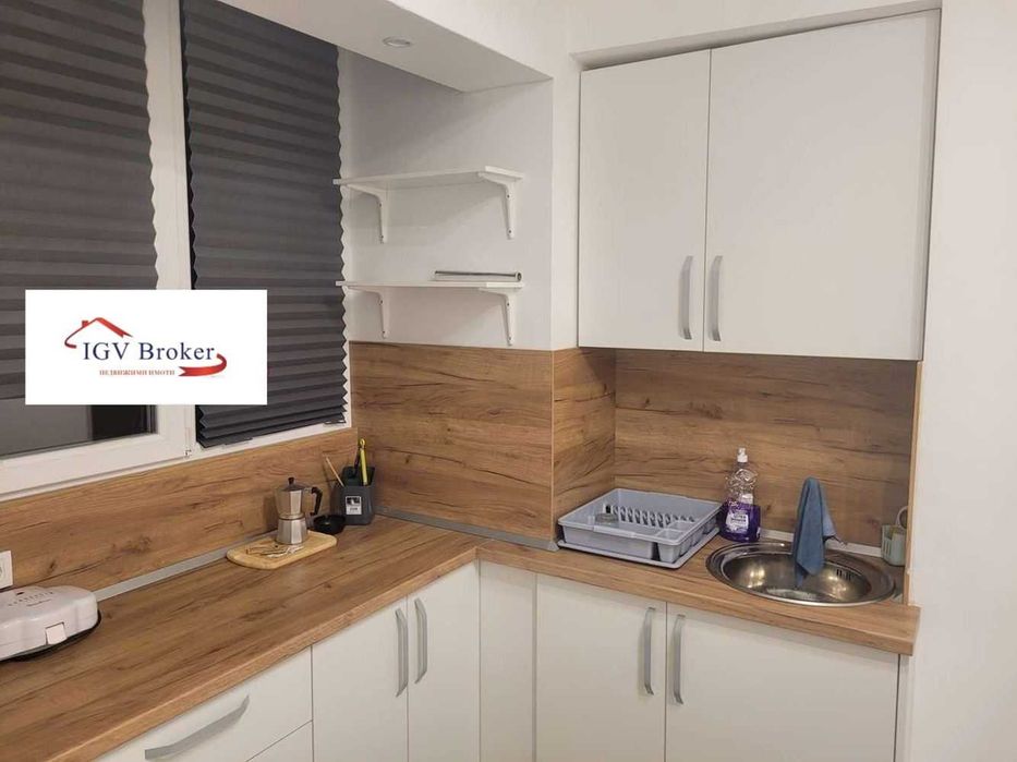 Тристаен апартамент до НДК