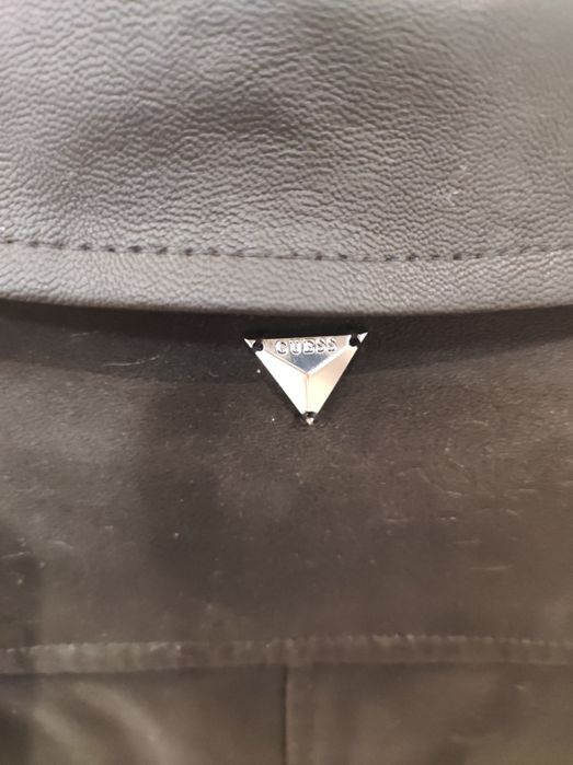 Оригинално Яке на Guess