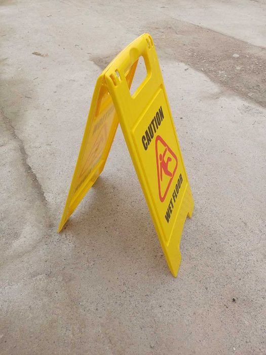 Складной пластиковый знак «NO PARKING / Парковка запрещена