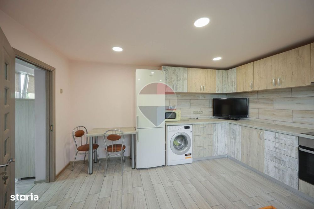 Casă cu 3 camere, complet renovată, teren 8.788 mp, Forosig