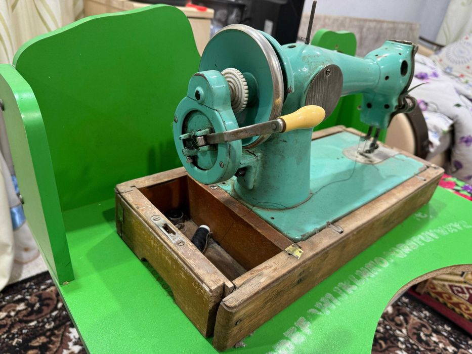 Продается швейная машина б/у