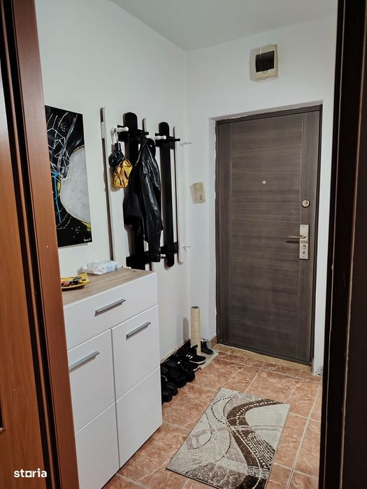Vând apartament 4 camere