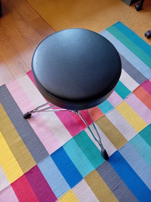 Yamaha DS-840 Стол за барабани