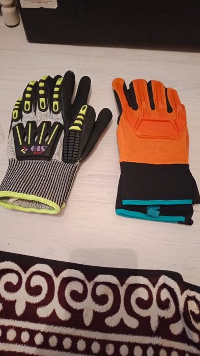 Продам прочные перчатки...