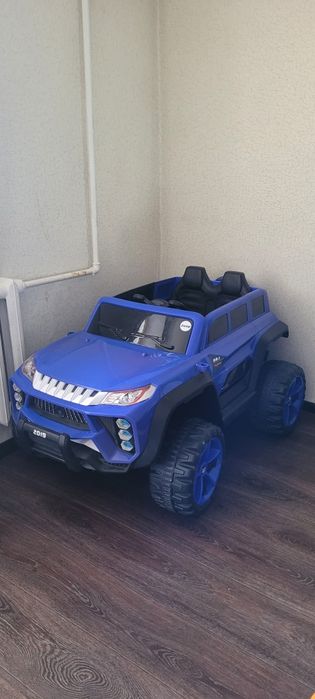 Игрушечная машина, джип двух местный