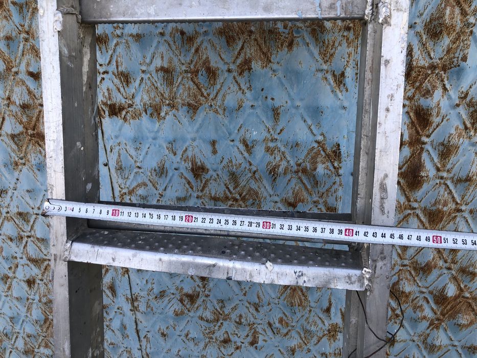 Алюминиевая стремянка