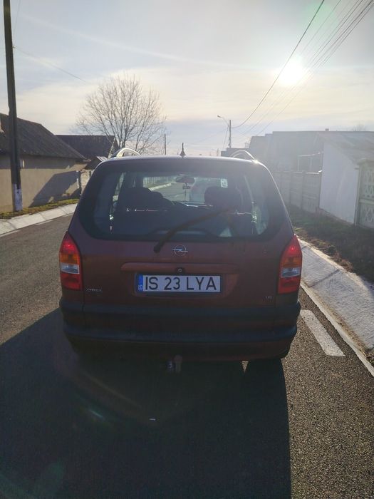 Vând Opel zafira A