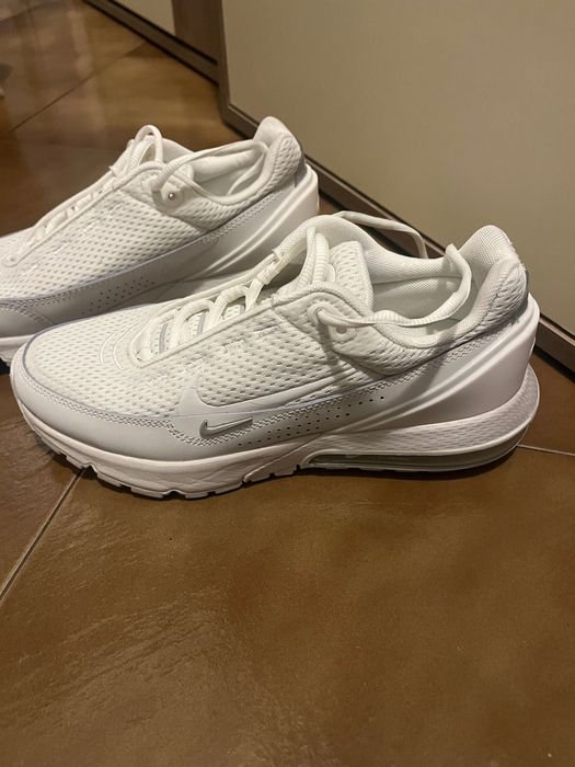 Дамски маратонки Nike
