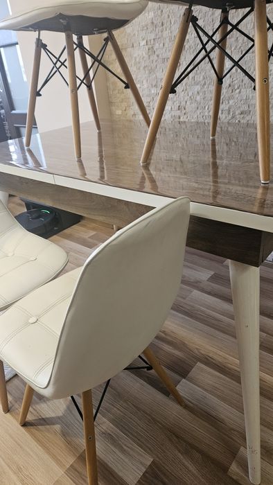 Столове четири броя