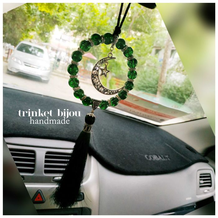 Автобрелок на зеркало вашей машины.