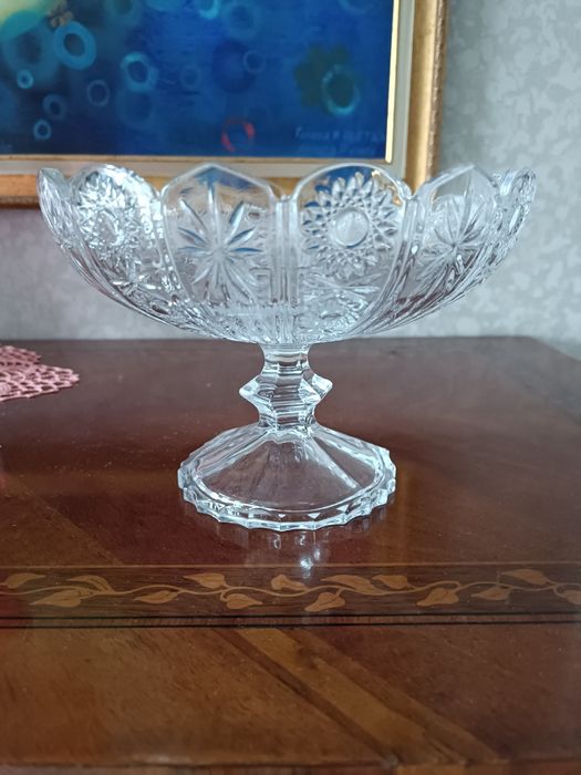 Фруктовницы на ножке