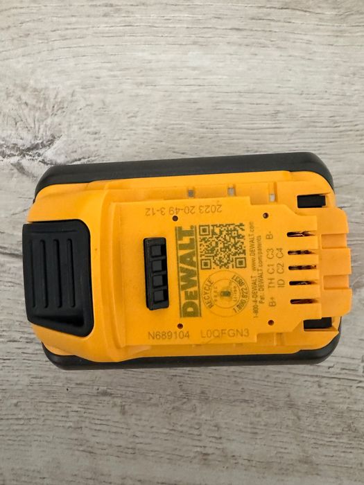 Машини на Dewalt