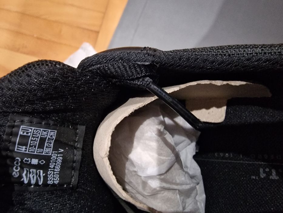 Продавам чисто нови обувки еко