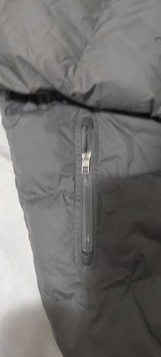 Продавам зимно мъжко яке Nike