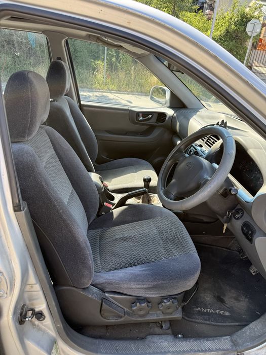 Hyundai Santa Fe 2. 0 CRTD Десен Волан 4х4  Обслужен  Работещ Климатик Редовен 1800 Евро