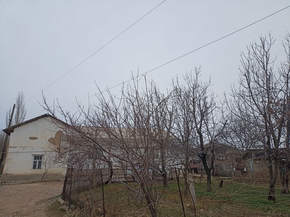 Ховли сотилади Зур жойда