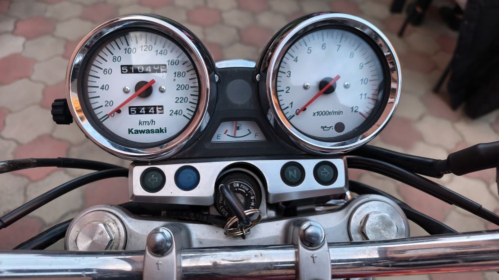 Vand Kavasaki ZR7 an 2000, 51000km, înmatriculată