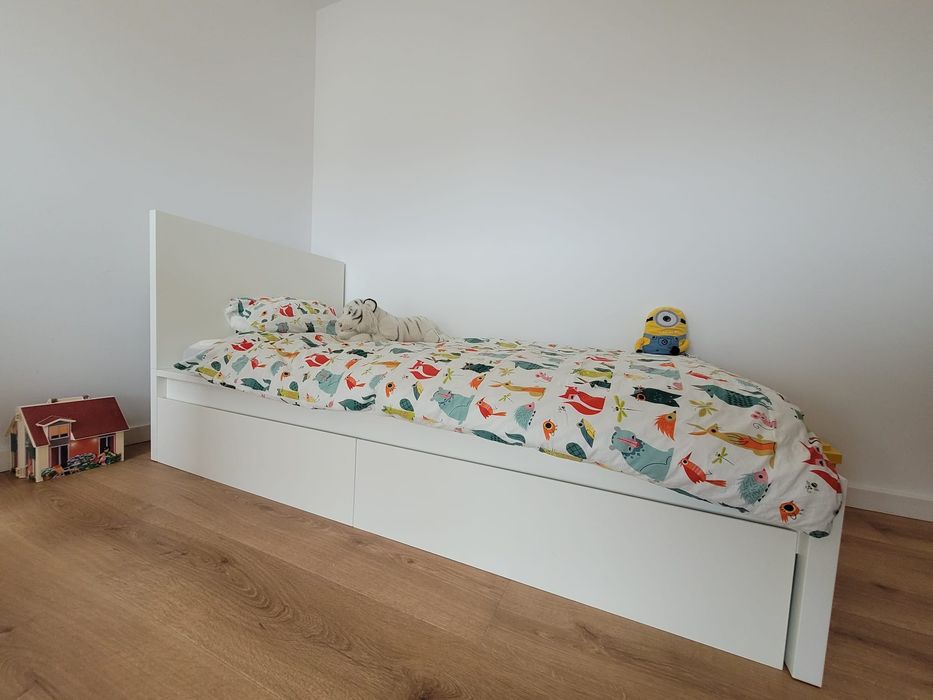 Pat ikea malm 90x200 + 2 cutii de depozitare +somiera
