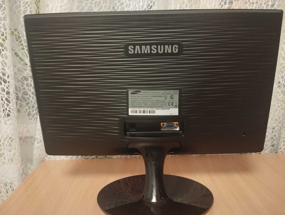 Монитор Samsung SA300