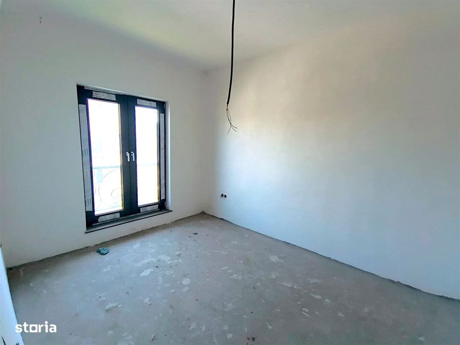 Vilă P+E+Pod | 200 MP Utili | Șcheia | Drum Privat