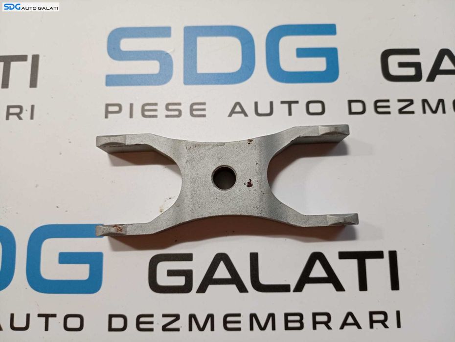 Suport Brida Prindere Injector Injectoare Seat Leon 5F 1.6 TDI CRL 2015 - 2020 Cod 04L216A [M6660]