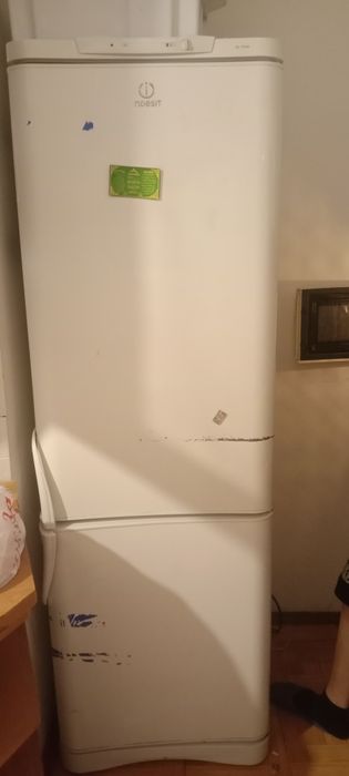 Халадильник indesit