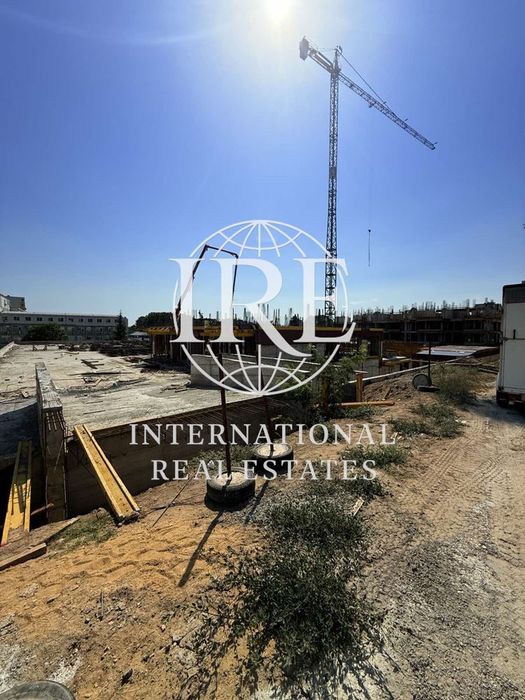 Продава се Двустаен апартамент в Варна, Младост 1 - 71 кв.м за 1550 €/кв.м - Снимка #2