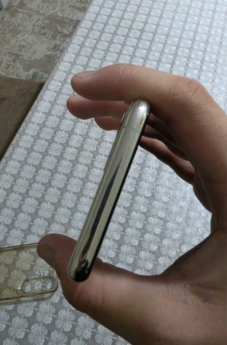 Обменяю Iphone 11 pro