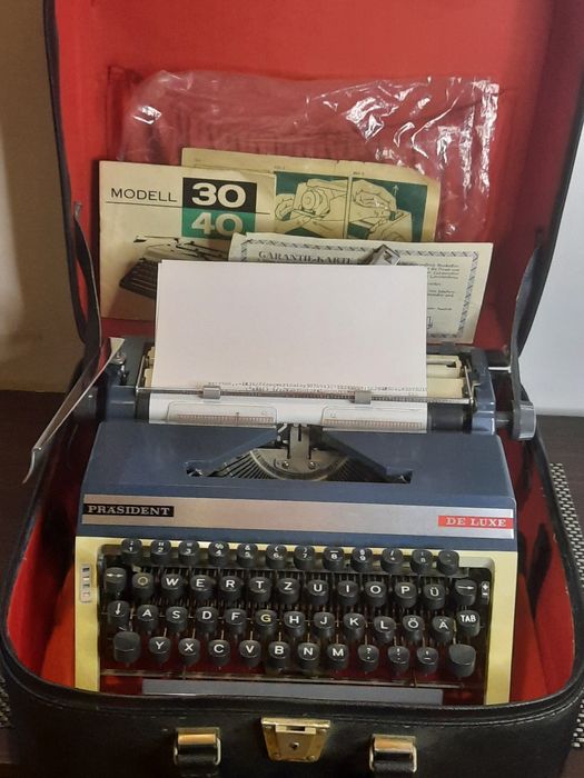 Mașină de scris Prasident de Luxe impecabilă