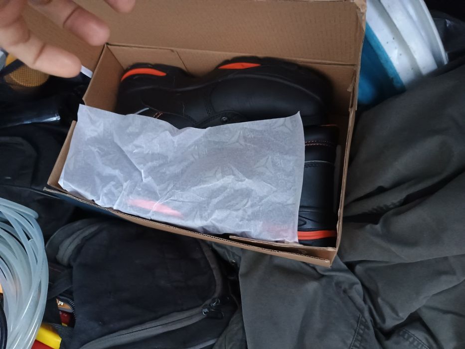 Продам спецобувь демисезон Deltaplus