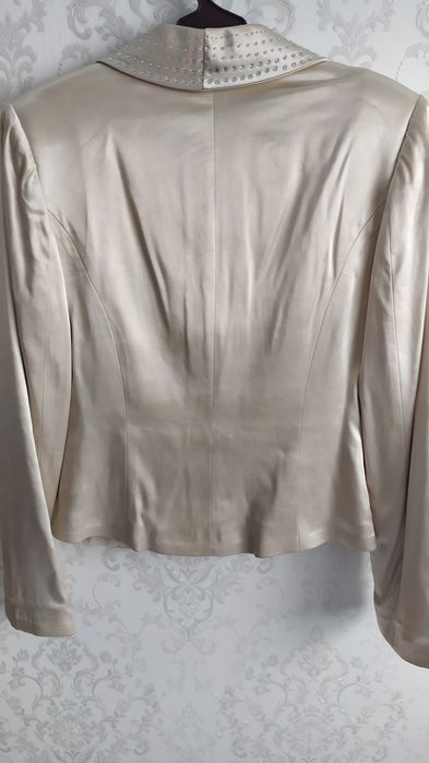 Женское платье. Костюм - юбка