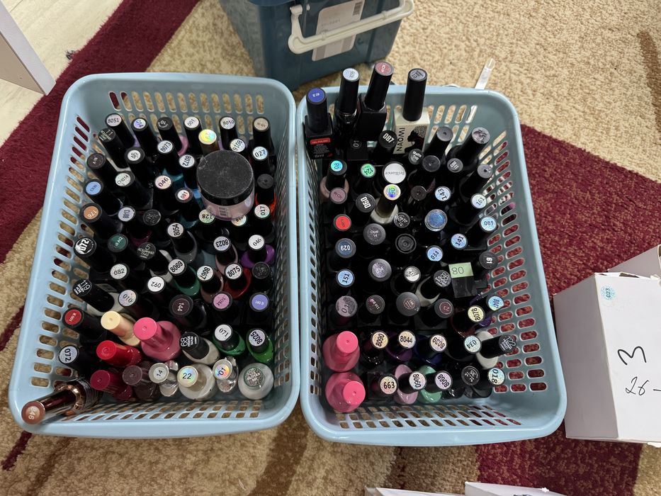 Продам лаки для ногтей, большой набор