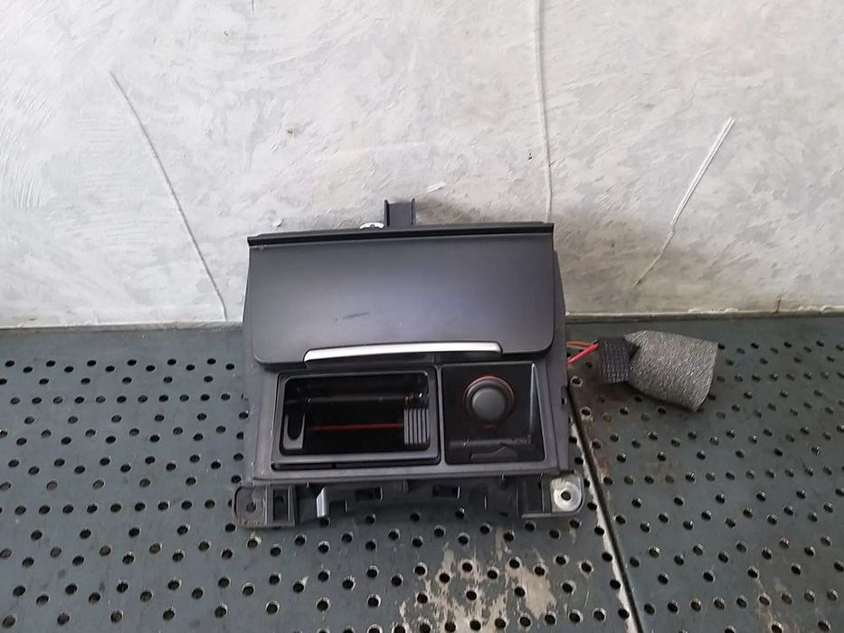 Scrumiera bricheta audi a4 b8 8k 8k0857951