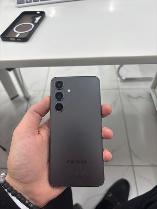 Продам или обменяю Samsung s24.