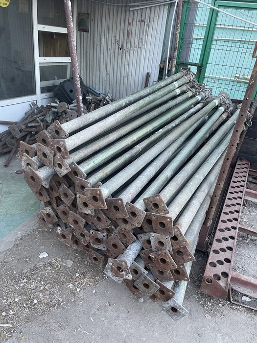 Închirez schela si popii metalici