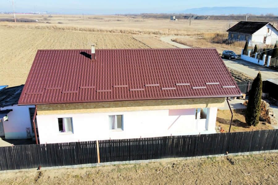 Executam acoperisuri si reparatii