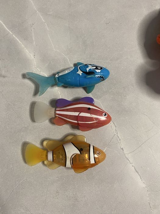 Figurine acvatice, plusuri, robo fish