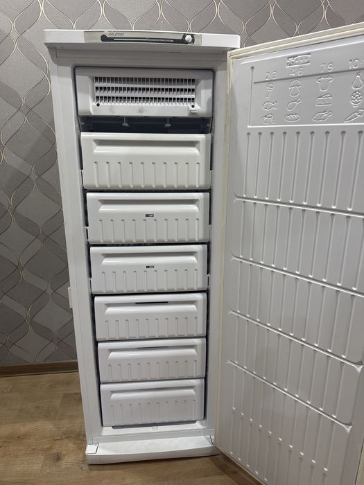 Продам морозильник Индезит