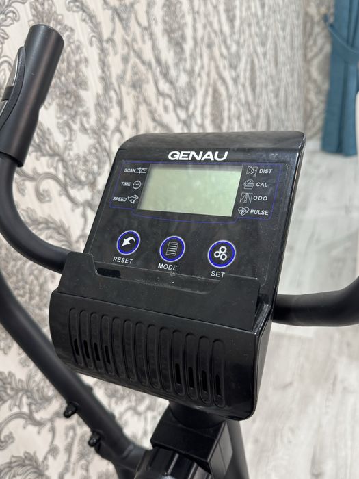 Продам эллипс тренажер